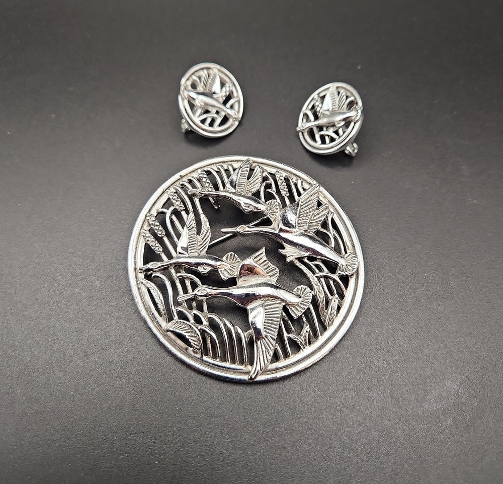 Sarah Coventry Brooch Earring Set Birds Flight Silver-Tone 1967